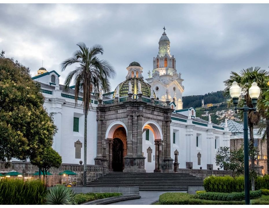 Alt="Renta de autos en Quito" para visitar el Centro Histórico y sus museos"